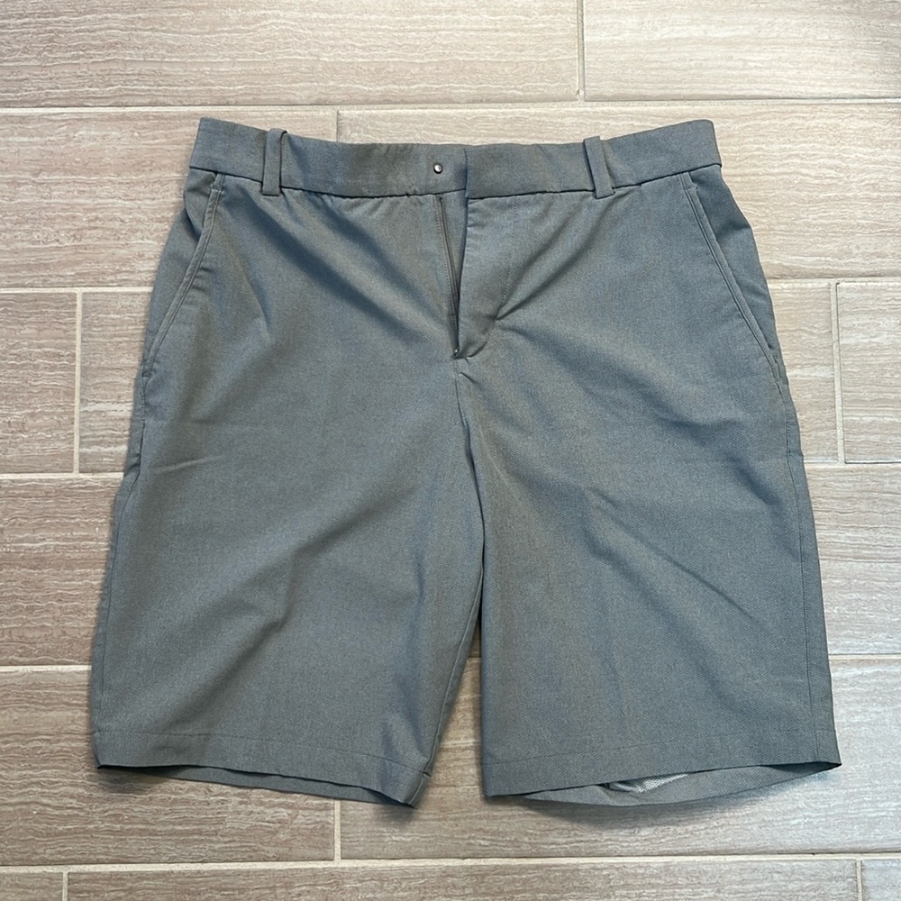 Nike Dri-Fit Men’s Golf Shorts (Size 33)
